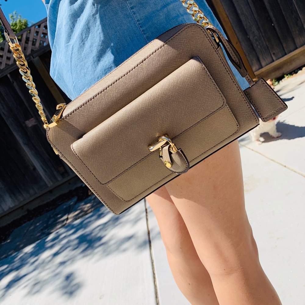 MK Michael Kors Crossbody in the color Taupe.